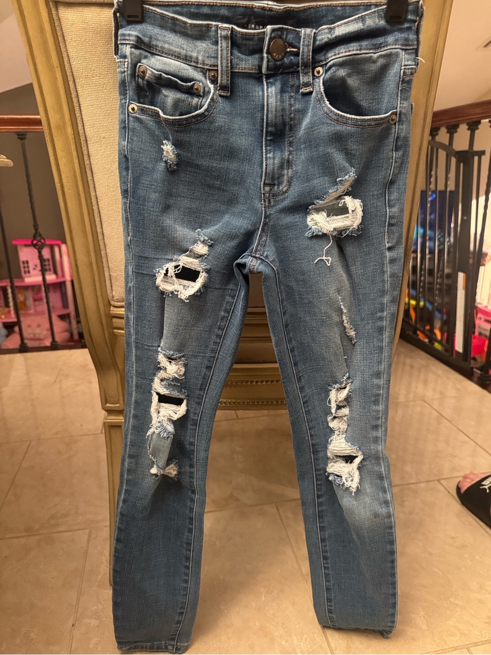 Women’s Distressed Skinny Jeans - Blue
High rise jegginh